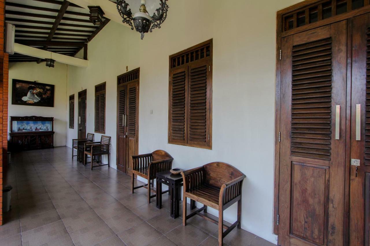 Oyo 1361 Singosari Family Residence Banyuwangi  Esterno foto