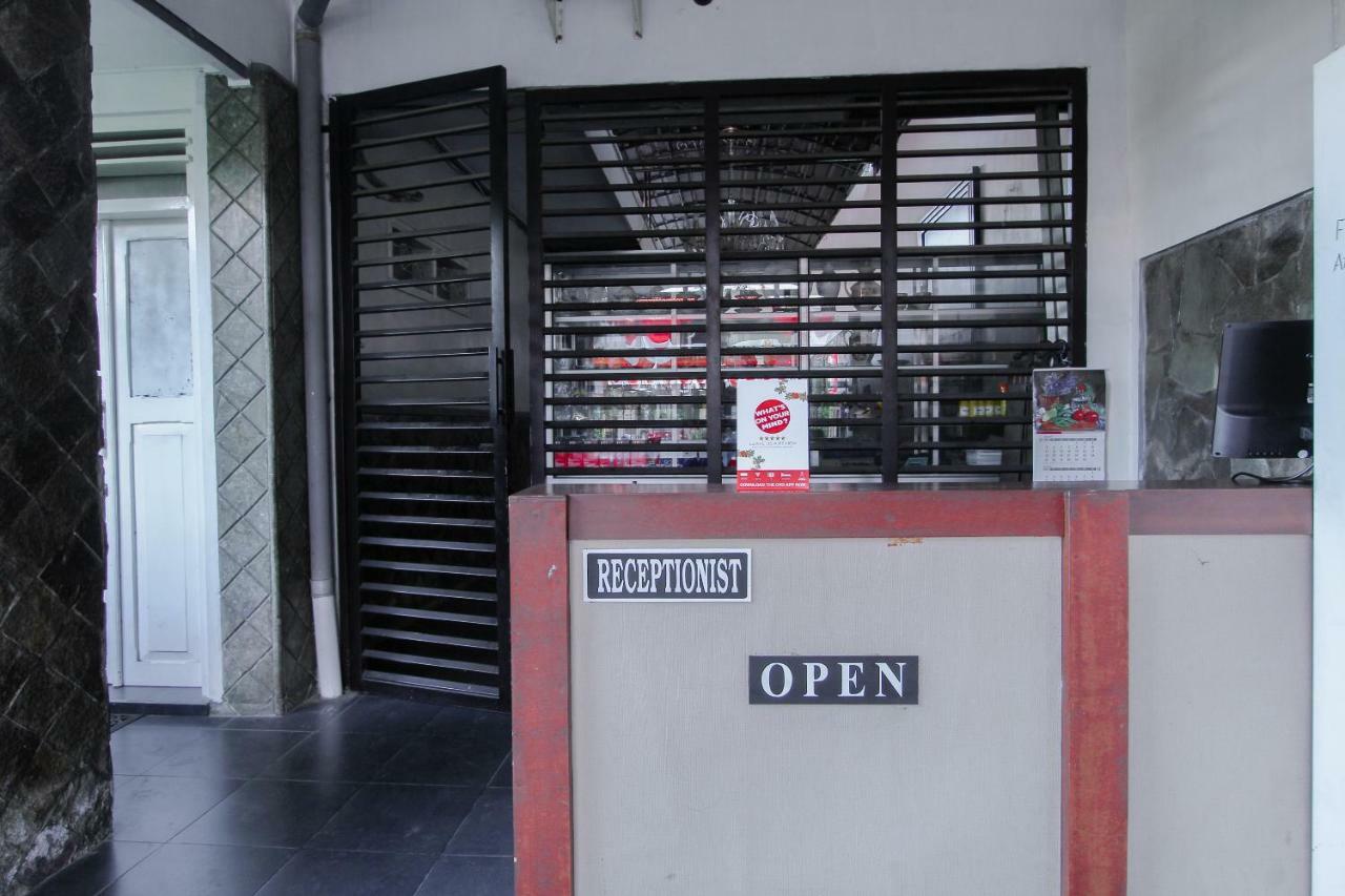 Oyo 1361 Singosari Family Residence Banyuwangi  Esterno foto