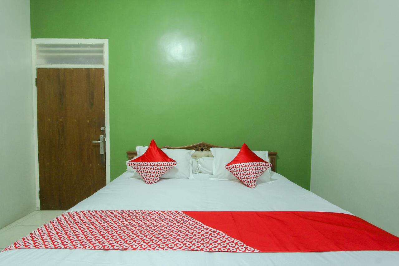 Oyo 1361 Singosari Family Residence Banyuwangi  Esterno foto