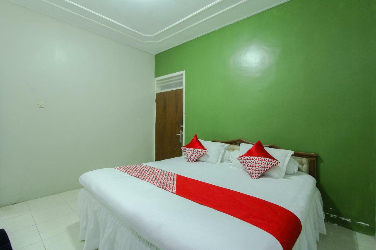 Oyo 1361 Singosari Family Residence Banyuwangi  Esterno foto