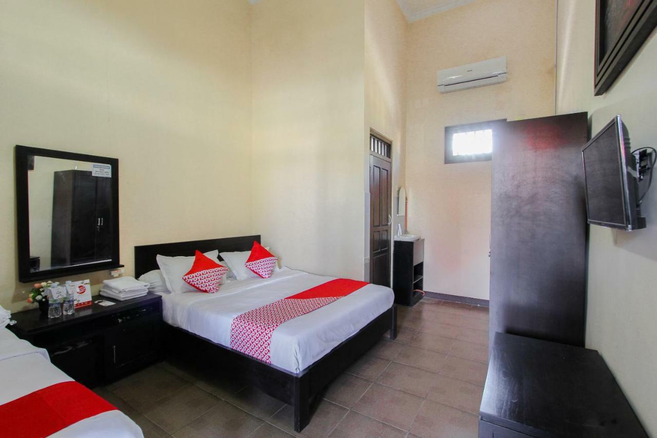 Oyo 1361 Singosari Family Residence Banyuwangi  Esterno foto