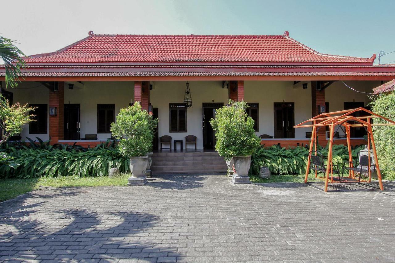 Oyo 1361 Singosari Family Residence Banyuwangi  Esterno foto